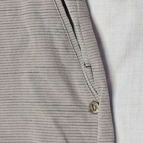 Vuori Pebble Men Shorts  Size 30 Steel - Picture 10 of 14